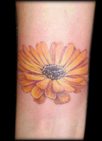 Tattoos - Fine Line tattoos - Daisy on the wrist - 3.5